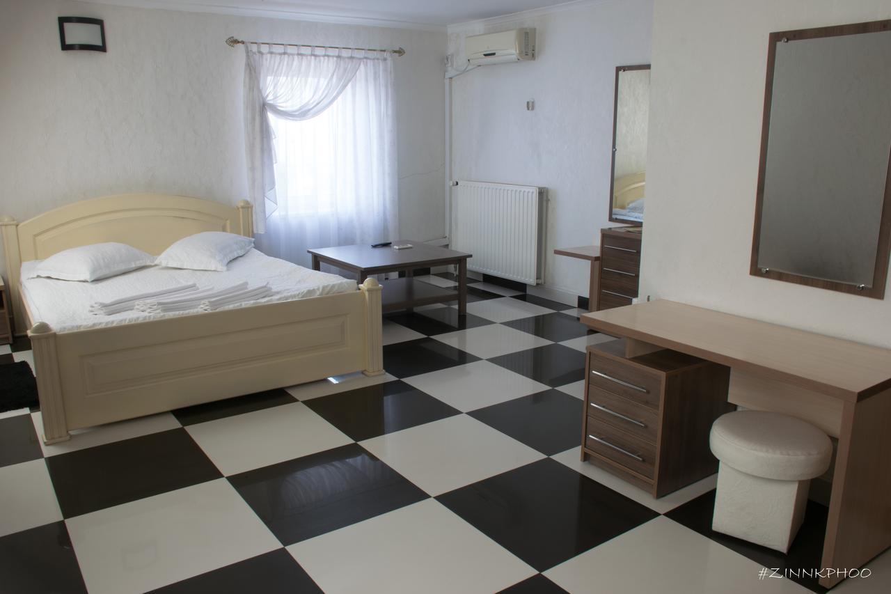 Kedem Hotel Lipiny Экстерьер фото