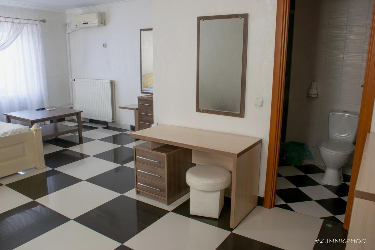 Kedem Hotel Lipiny Экстерьер фото
